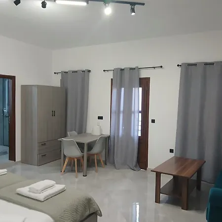 Kastello * Mejíszti