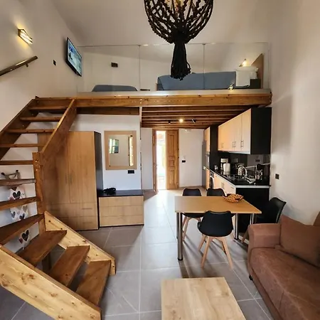 Kastello * Mejíszti