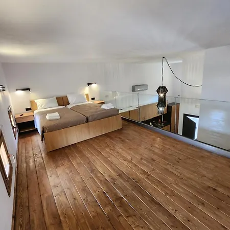 Kastello * Mejíszti