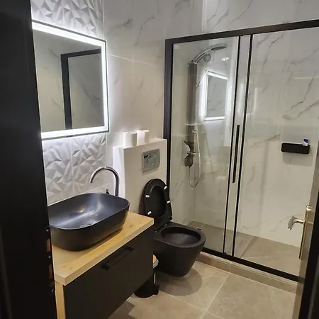 Kastello * Mejíszti